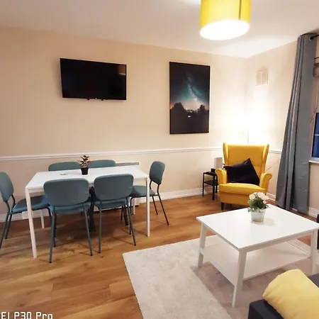 Апартаменты New Spacious & 3bedroom Tv& Wifi Дублин