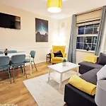 New Spacious & 3bedroom Tv& Wifi *