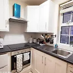New Spacious & 3bedroom Tv& Wifi Lägenhet Dublin