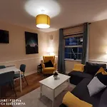 New Spacious & 3bedroom Tv& Wifi شقة دبلن