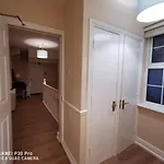 New Spacious & 3bedroom Tv& Wifi Lägenhet *