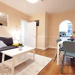 New Spacious & 3bedroom Tv& Wifi Dublin