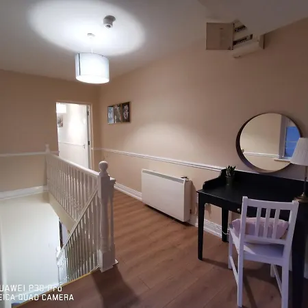 Appartamento New Spacious & 3bedroom Tv& Wifi Dublino