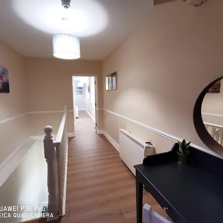 New Spacious & 3bedroom Tv& Wifi * Dublino
