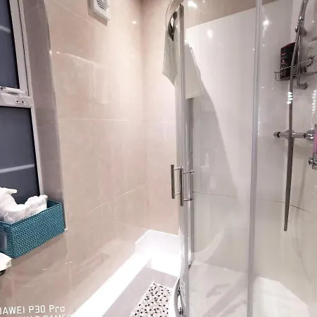 New Spacious & 3bedroom Tv& Wifi Apartman Dublin