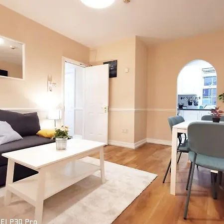 New Spacious & 3bedroom Tv& Wifi Dublino